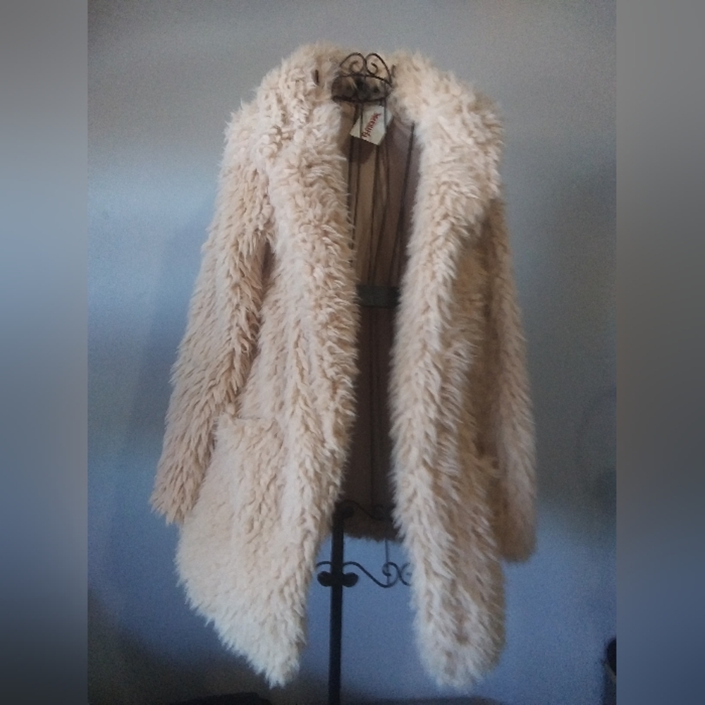 Love Tree faux fur coat